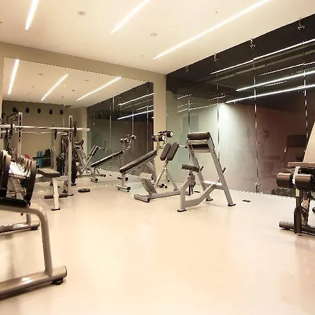 G Airport Apartment *