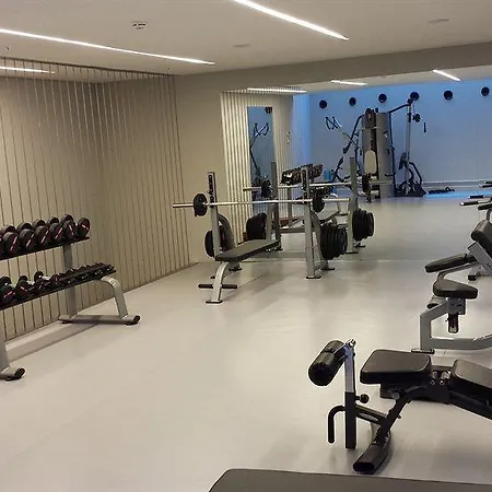 G Airport Apartment *