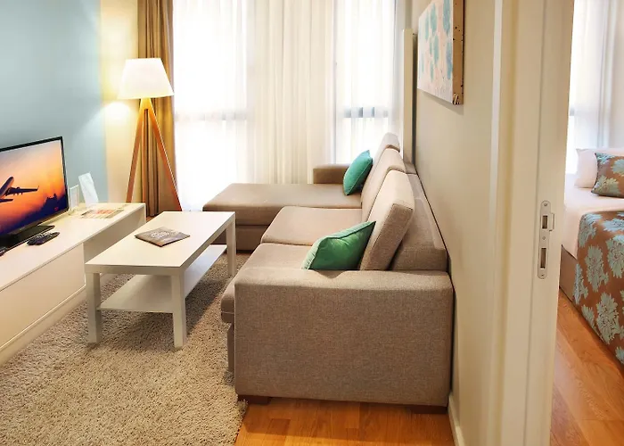 G Airport アパート