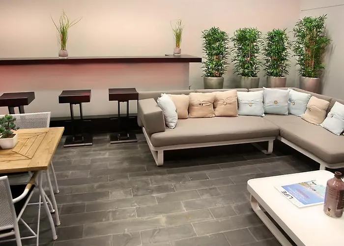 G Airport アパート *